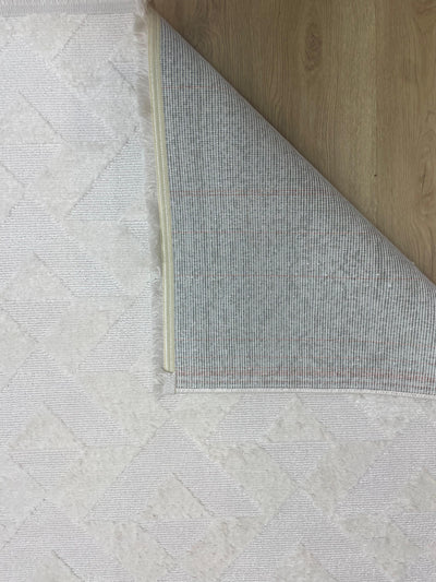 TRENDO 004 BEYAZ ÜÇGEN DESENLİ DEKORATİF HALI✂️