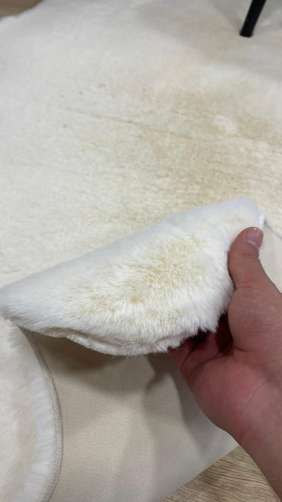 Rugland Puffy Yumuşak Dokulu Tavşan Postu Krem